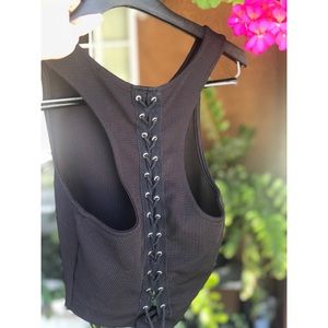Sz M black back strappy crop top